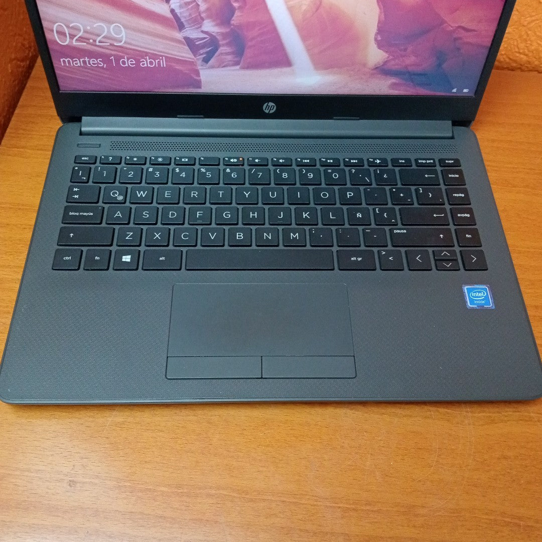 LAPTOP HP 14-CF2505LA (2022) 128 GB SSD 4 GB RAM (SEMINUEVO)