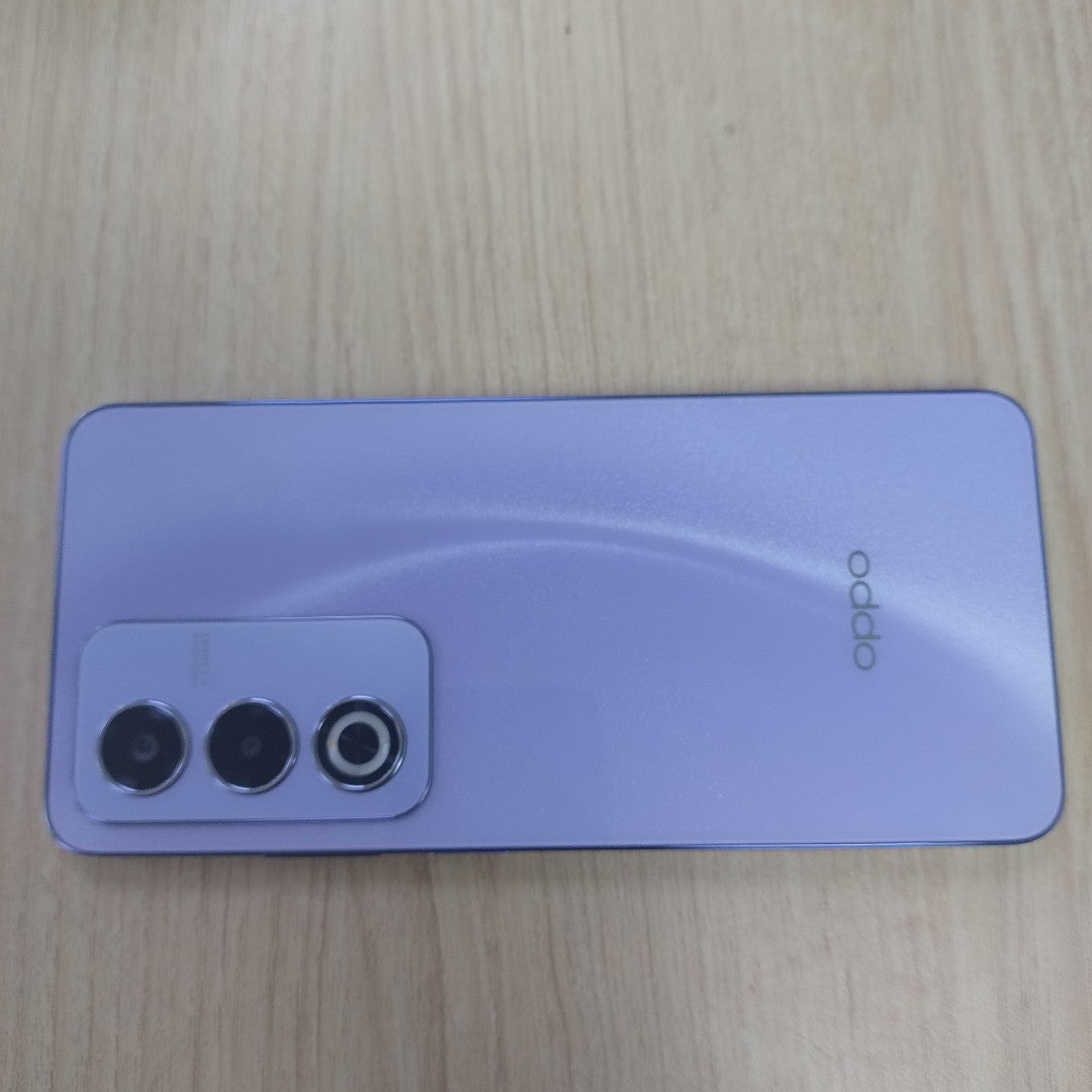 CELULAR OPPO  A80 5G CPH2639 (2024) 256 GB 8 GB RAM (SEMINUEVO)