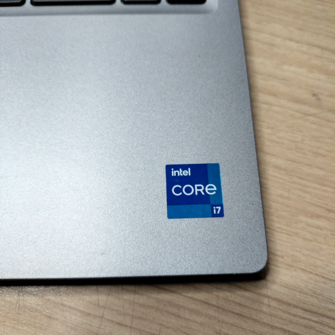 LAPTOP DELL LATITUDE 5520 (2021) 256 GB SSD 16 GB RAM (SEMINUEVO)