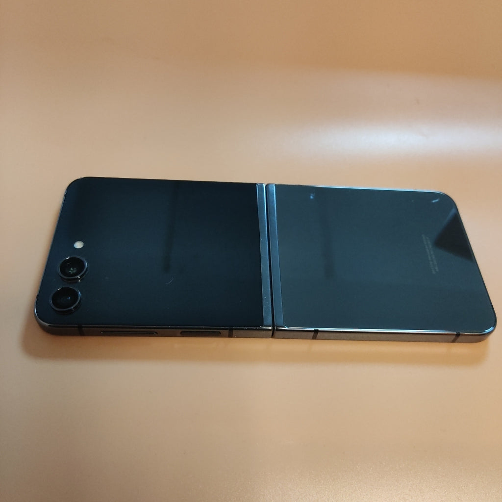 CELULAR SAMSUNG GALAXY Z FLIP 5 SM-F731B (2023) 256 GB 8 GB RAM (SEMINUEVO)