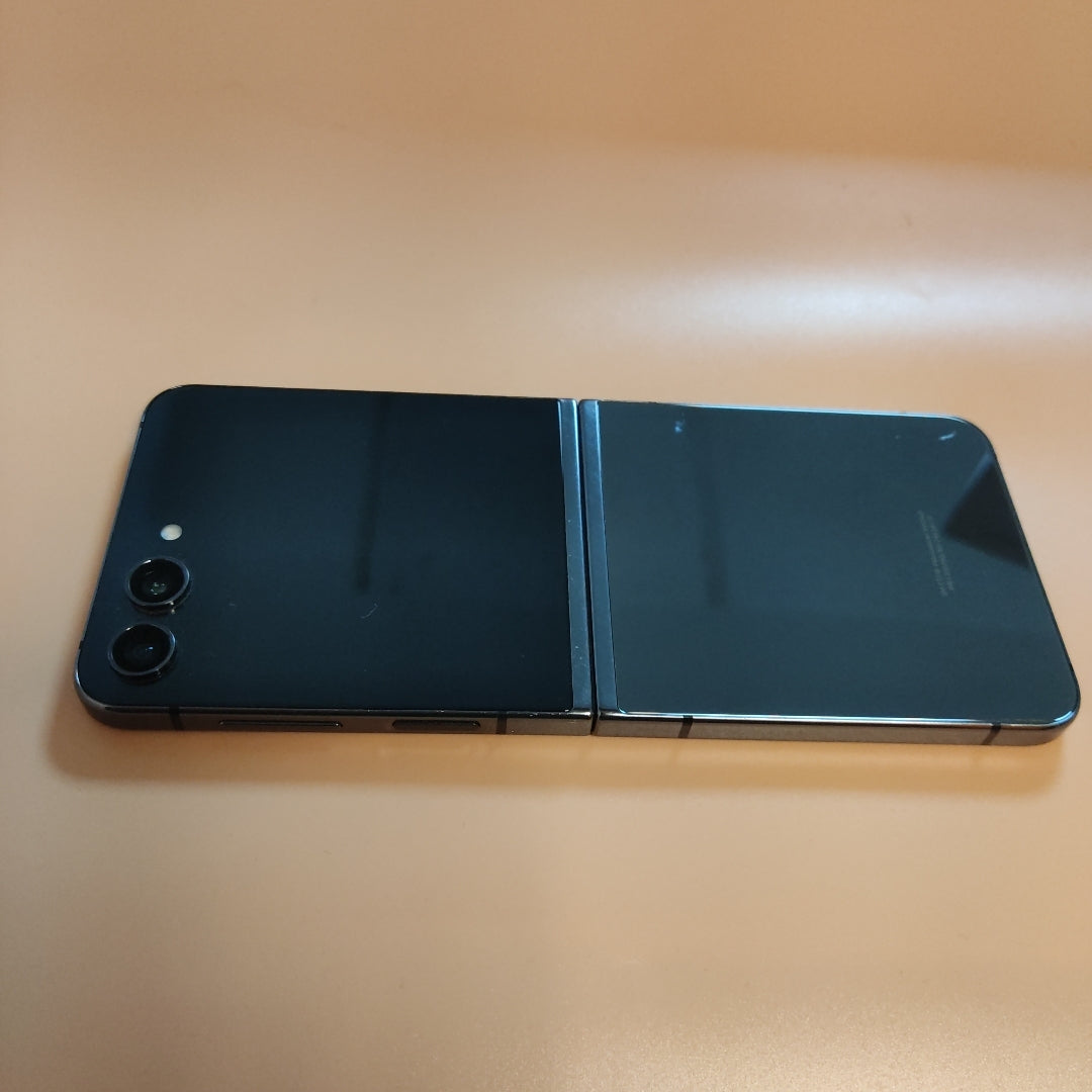 CELULAR SAMSUNG GALAXY Z FLIP 5 SM-F731B (2023) 256 GB 8 GB RAM (SEMINUEVO)