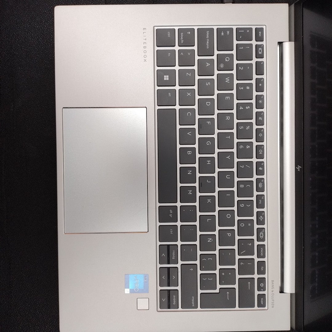 LAPTOP HP ELITEBOOK 840 G10 (2024) 256 GB SSD 16 GB RAM (SEMINUEVO)