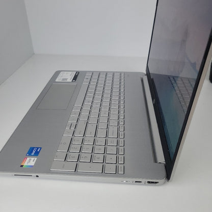 LAPTOP HP 15-DY4013DX (2 EN 1) (2023) 256 GB SSD 12 GB RAM (SEMINUEVO)