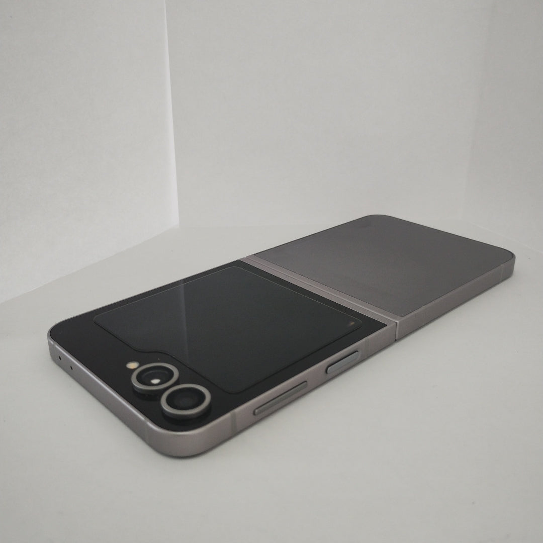CELULAR SAMSUNG GALAXY Z FLIP6 SM-F741B (2024) 512 GB 12 GB RAM (SEMINUEVO)