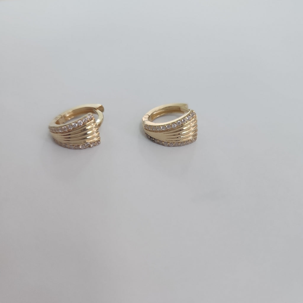 HUGGIES ORO 14K 2.7 (NUEVO)