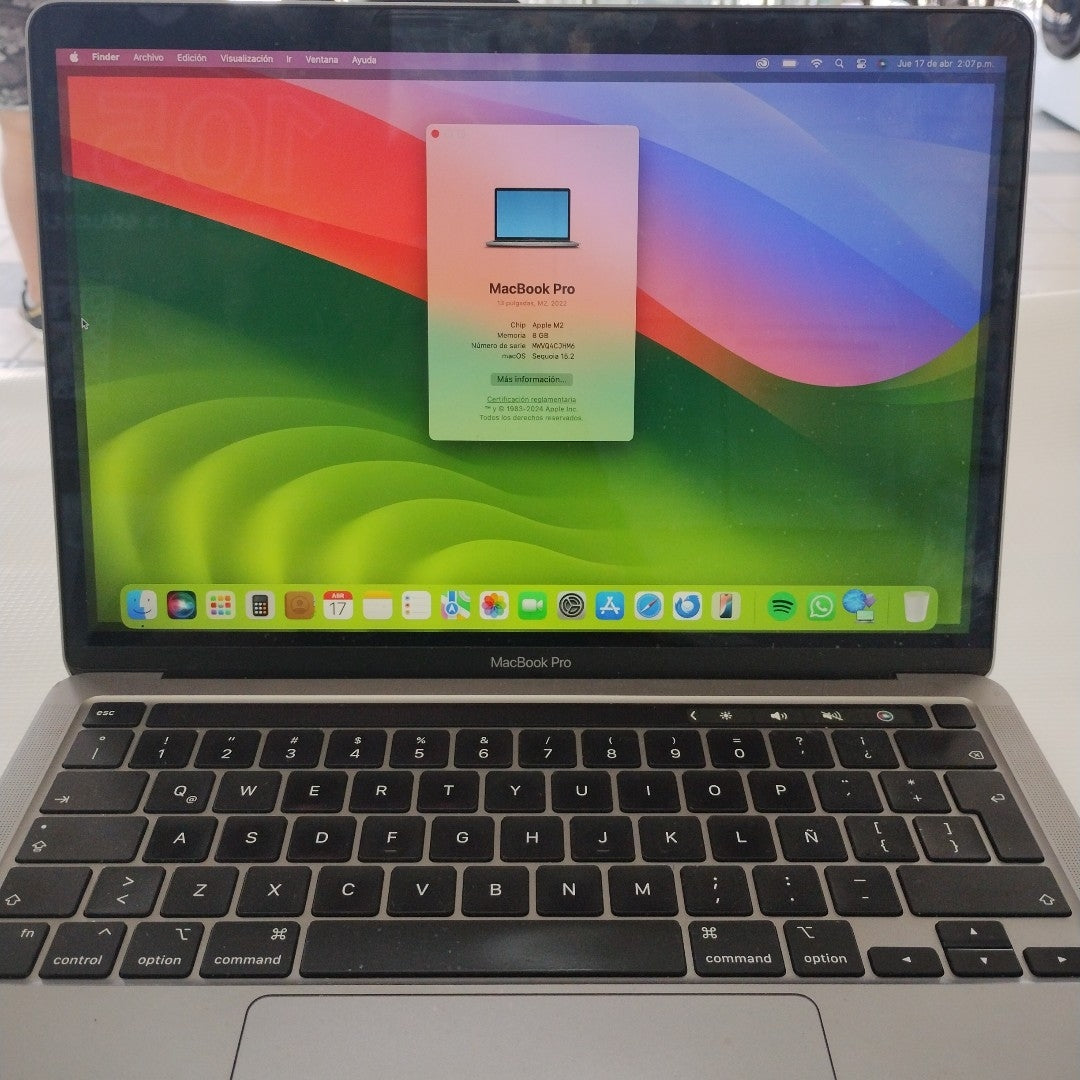LAPTOP APPLE MACBOOK PRO 13" 2022 3.49 A2338 256 GB SSD 8 GB RAM (SEMINUEVO)