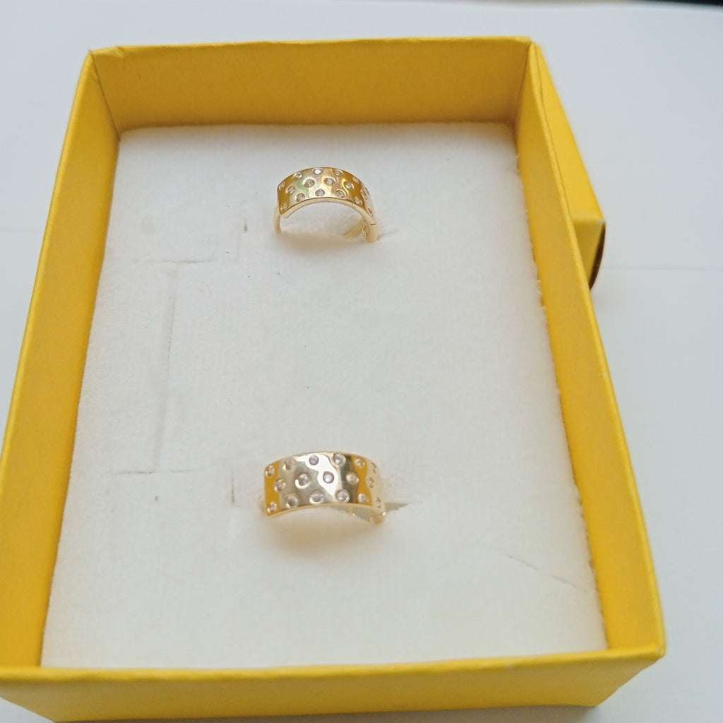 HUGGIES ORO 14K 2.6 (NUEVO)