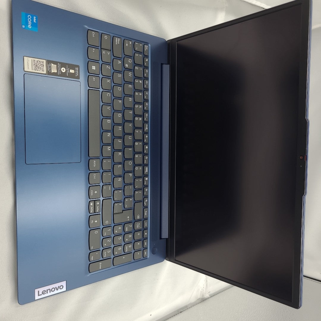 LAPTOP LENOVO IDEAPAD SLIM 3 15IRU8 (2023) 512 GB SSD 8 GB RAM (SEMINUEVO)