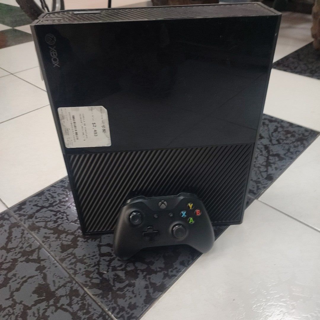 CONSOLA DE VIDEOJUEGO MICROSOFT XBOX ONE 1 TB (SEMINUEVO)