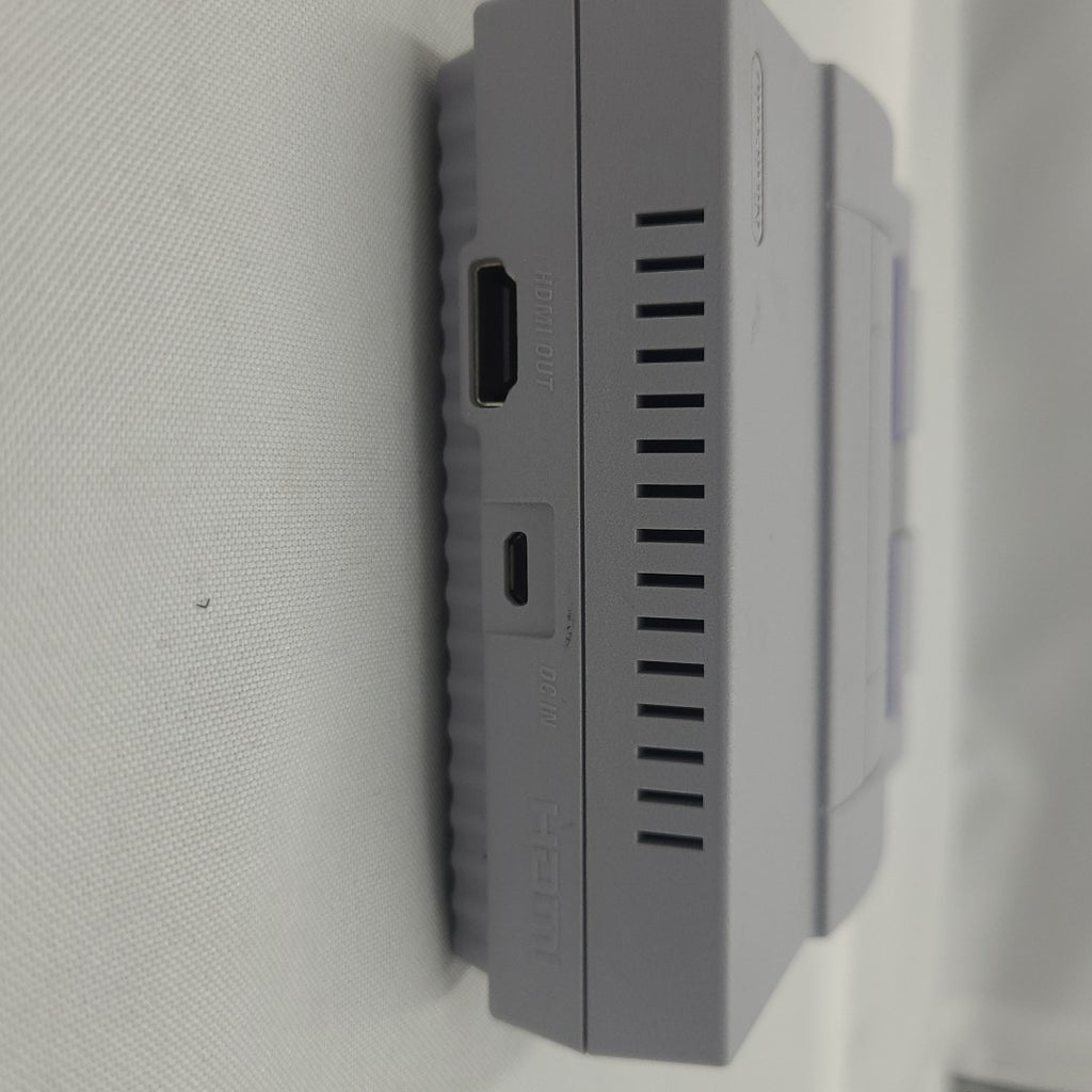 CONSOLA DE VIDEOJUEGO NINTENDO SUPER NES CLASSIC EDITION 21 JUEGOS PRECARGADOS (SEMINUEVO)