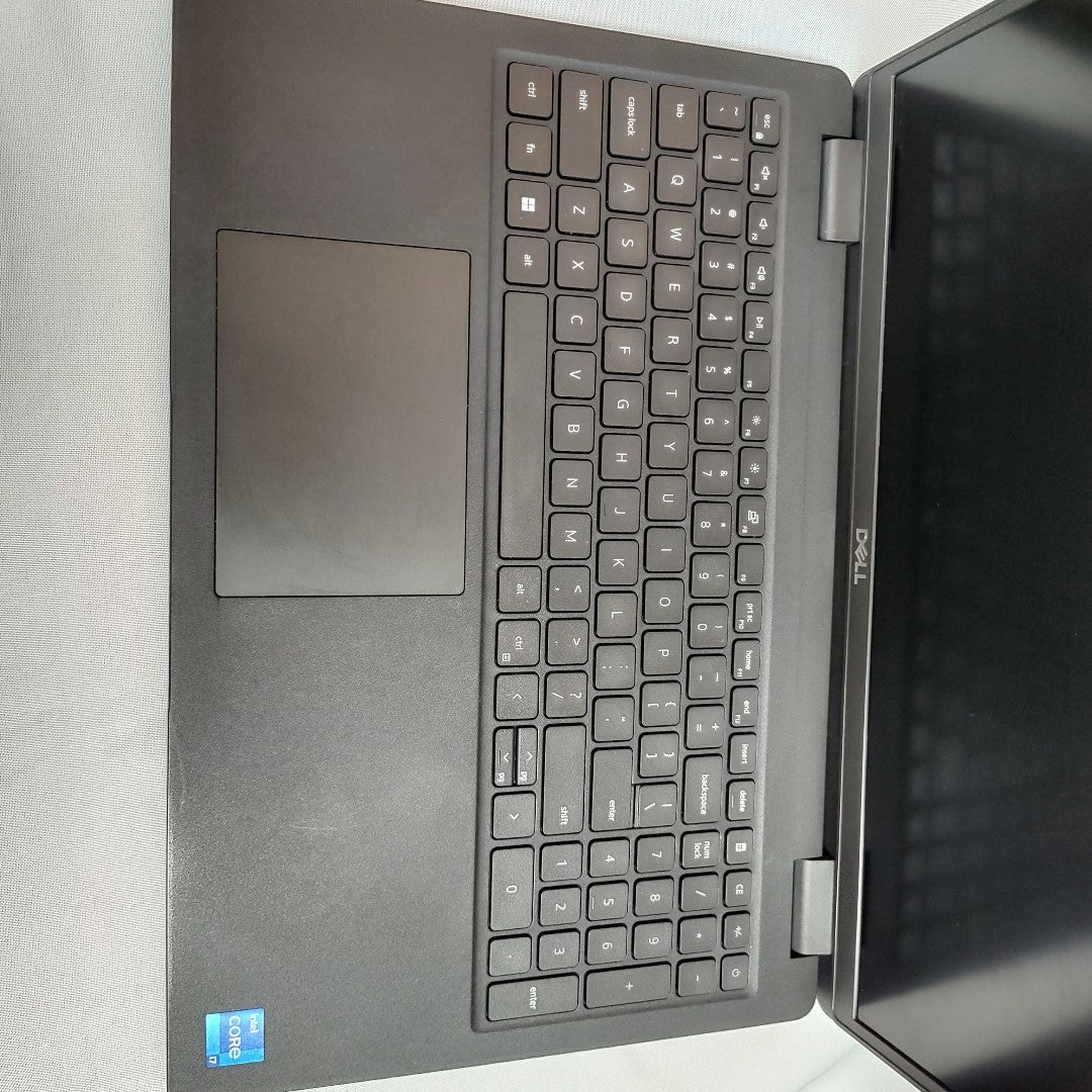 LAPTOP DELL LATITUDE 3520 (2022) 512 GB SSD 16 GB RAM (SEMINUEVO)