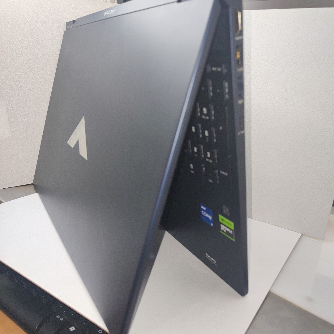 LAPTOP HP VICTUS 15-FA0032DX (2023) 512 GB 16 GB RAM (SEMINUEVO)