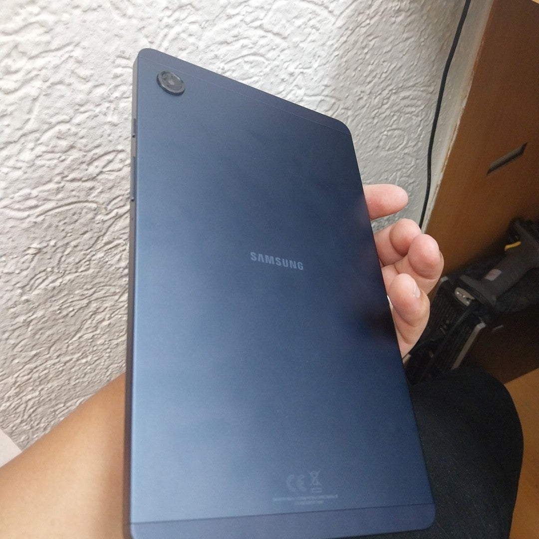 TABLETA SAMSUNG GALAXY TAB A9 SM-X110 (2023) 64 GB 4 GB RAM (SEMINUEVO)