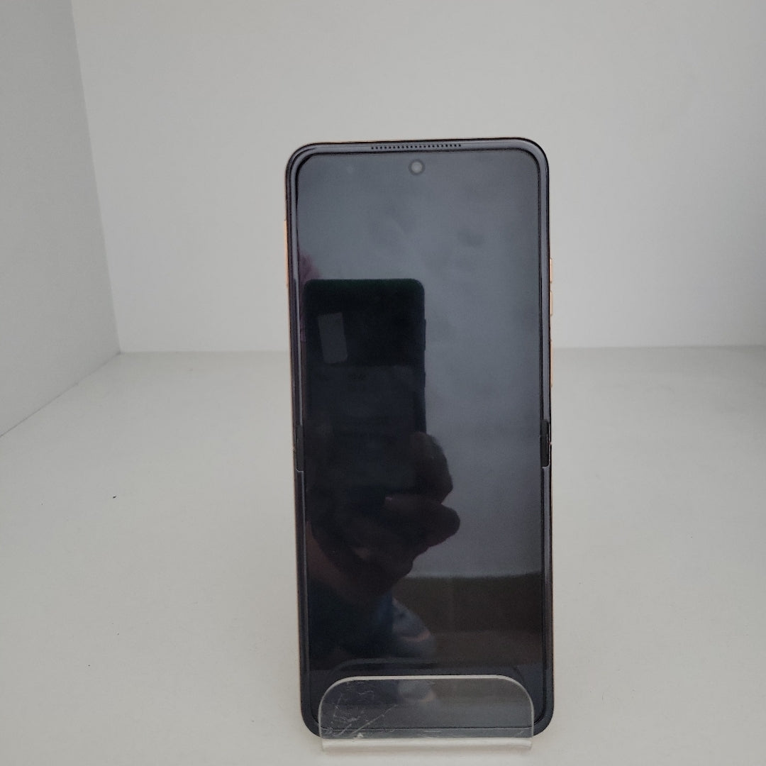 CELULAR MOTOROLA RAZR 50 5G XT2451-3 (2024) 512 GB 12 GB RAM (SEMINUEVO)