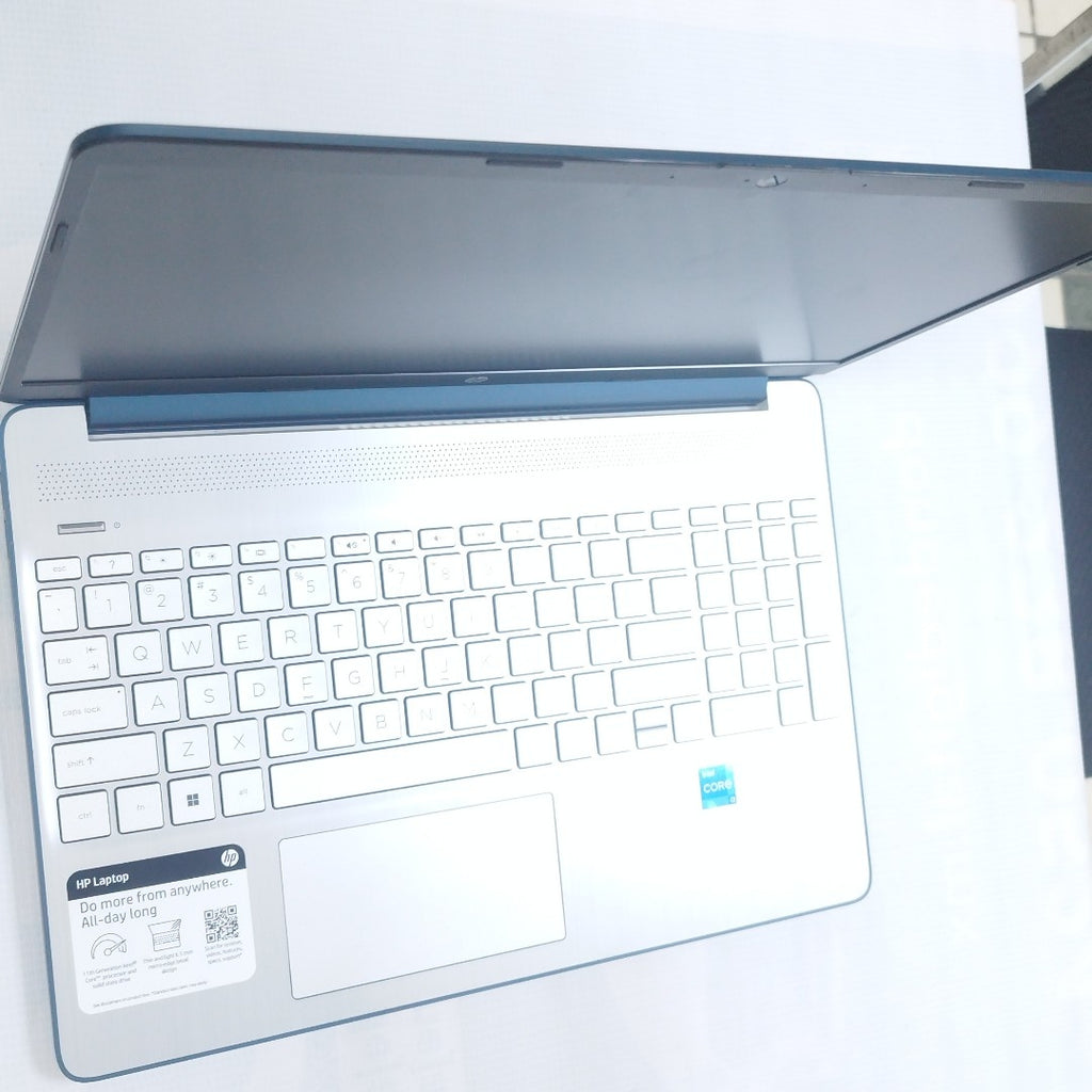 LAPTOP HP 15-DY2792WM (2024) 256 GB SSD 8 GB RAM (SEMINUEVO)