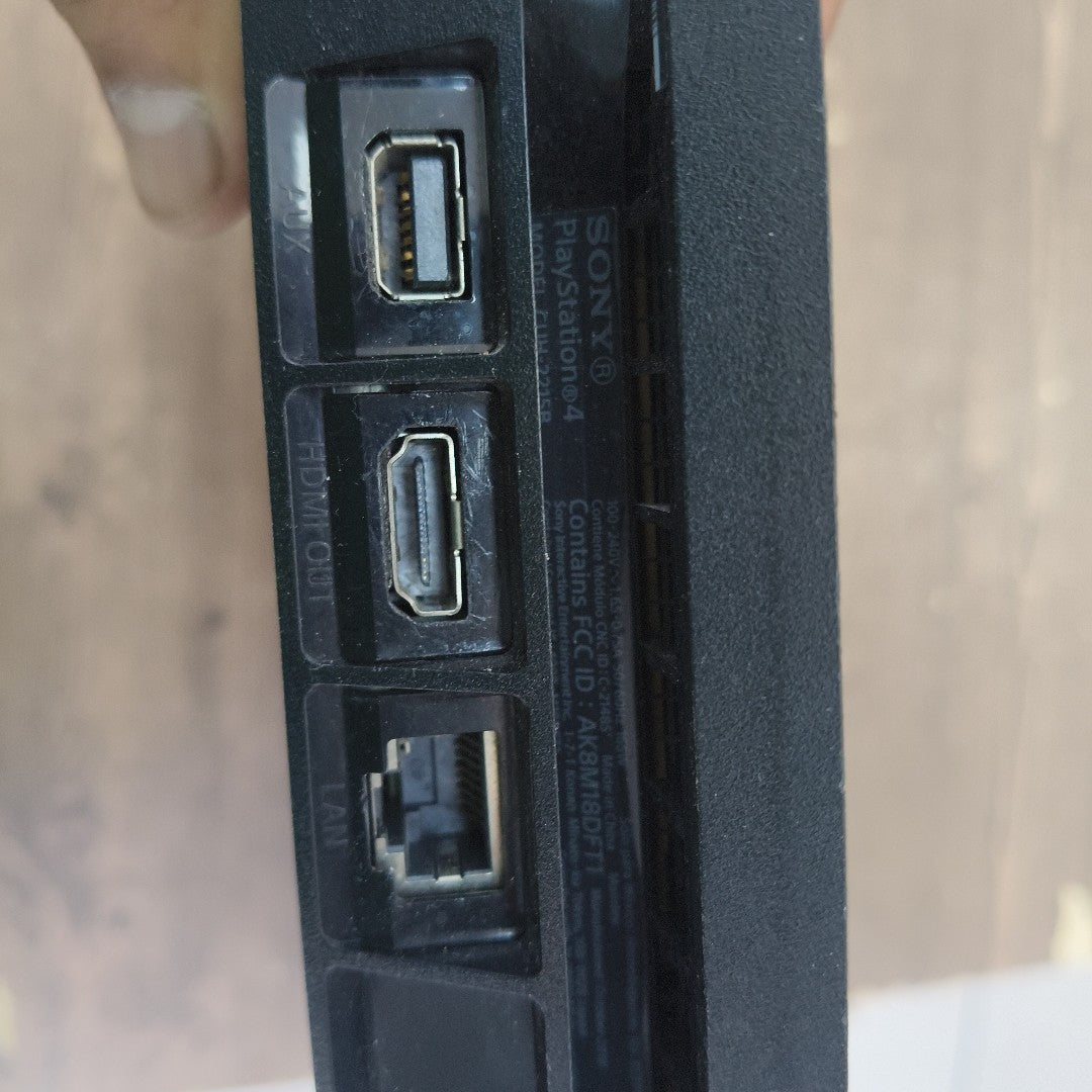 CONSOLA DE VIDEOJUEGO SONY PS4 SLIM 1 TB (SEMINUEVO)