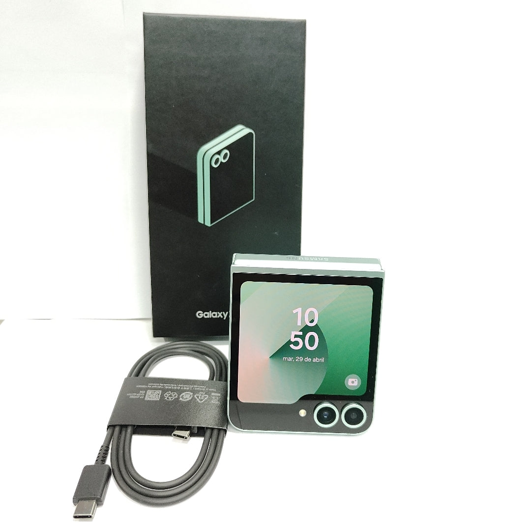 CELULAR SAMSUNG GALAXY Z FLIP6 SM-F741B (2024) 256 GB 12 GB RAM (SEMINUEVO)