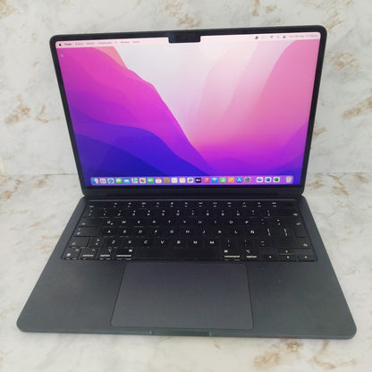 LAPTOP APPLE MACBOOK AIR 13&quot; 2022 3.49 A2681 (8 CPU/8 GPU) 256 GB SSD 8 GB RAM (SEMINUEVO)