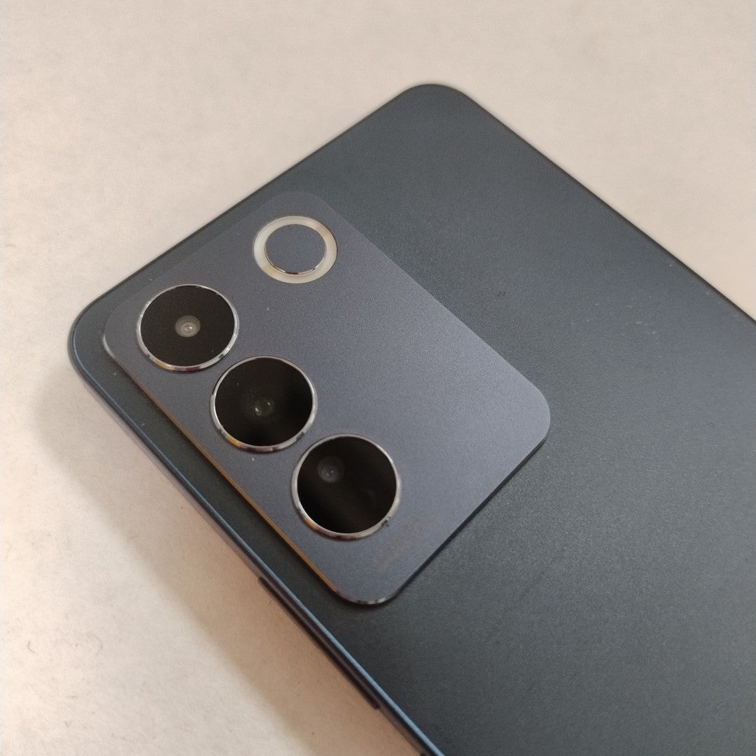 CELULAR VIVO V25E V2242 (2022) 256 GB 8 GB RAM (SEMINUEVO)
