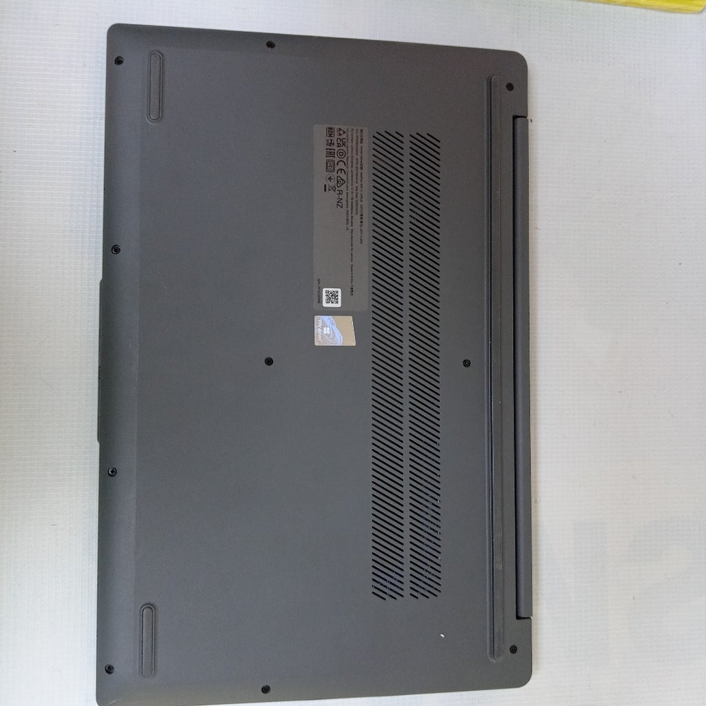 LAPTOP LENOVO IDEAPAD SLIM 3 15IRU8 (2023) 1 TB SSD 16 GB RAM (SEMINUEVO)