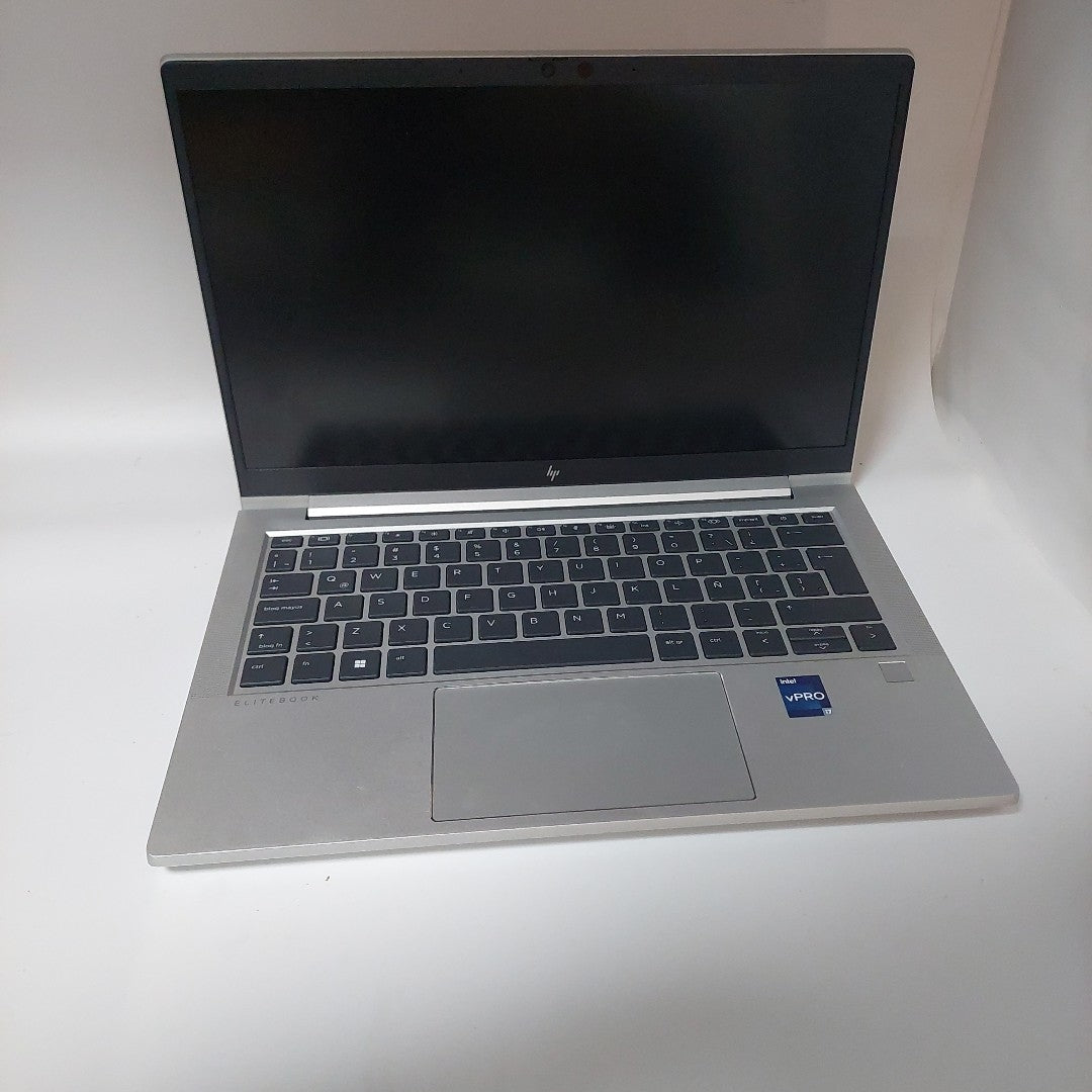 LAPTOP HP ELITEBOOK 630 G10 (2024) 512 GB SSD 32 GB RAM (SEMINUEVO)