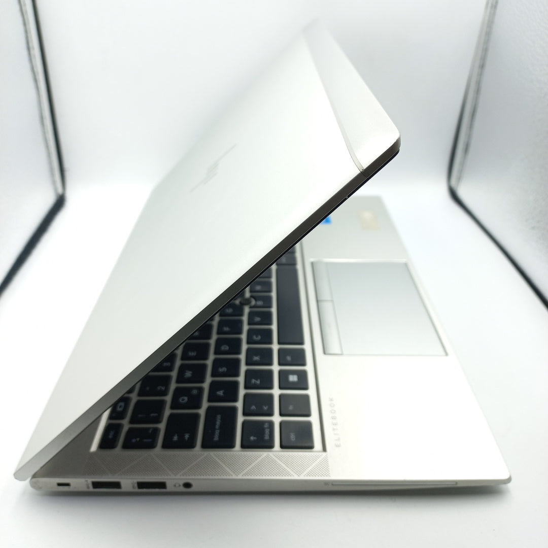 LAPTOP HP ELITEBOOK 840 G8 (2023) 256 GB SSD 16 GB RAM (SEMINUEVO)