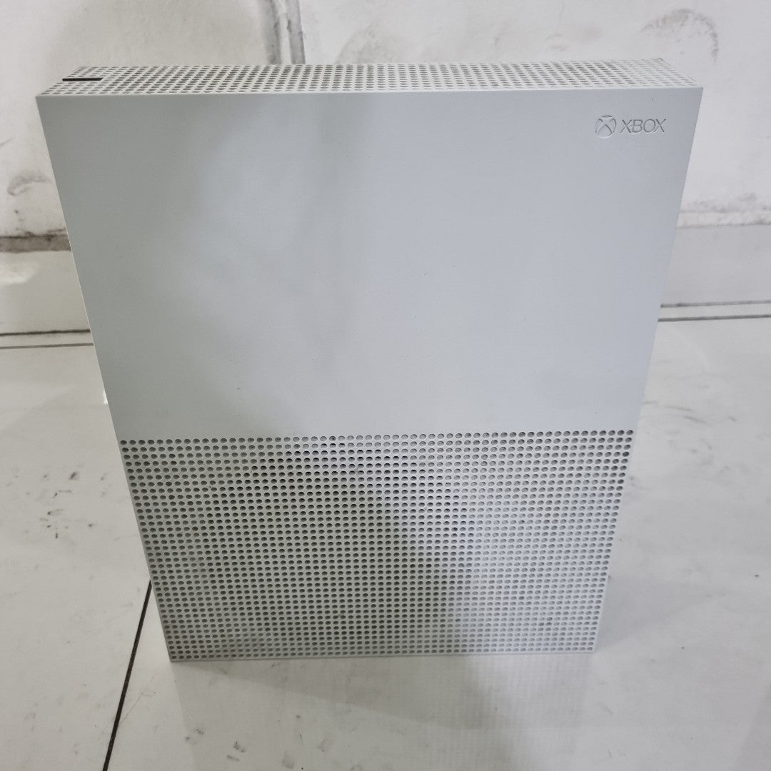 CONSOLA DE VIDEOJUEGO MICROSOFT XBOX ONE S 1 TB (SEMINUEVO)