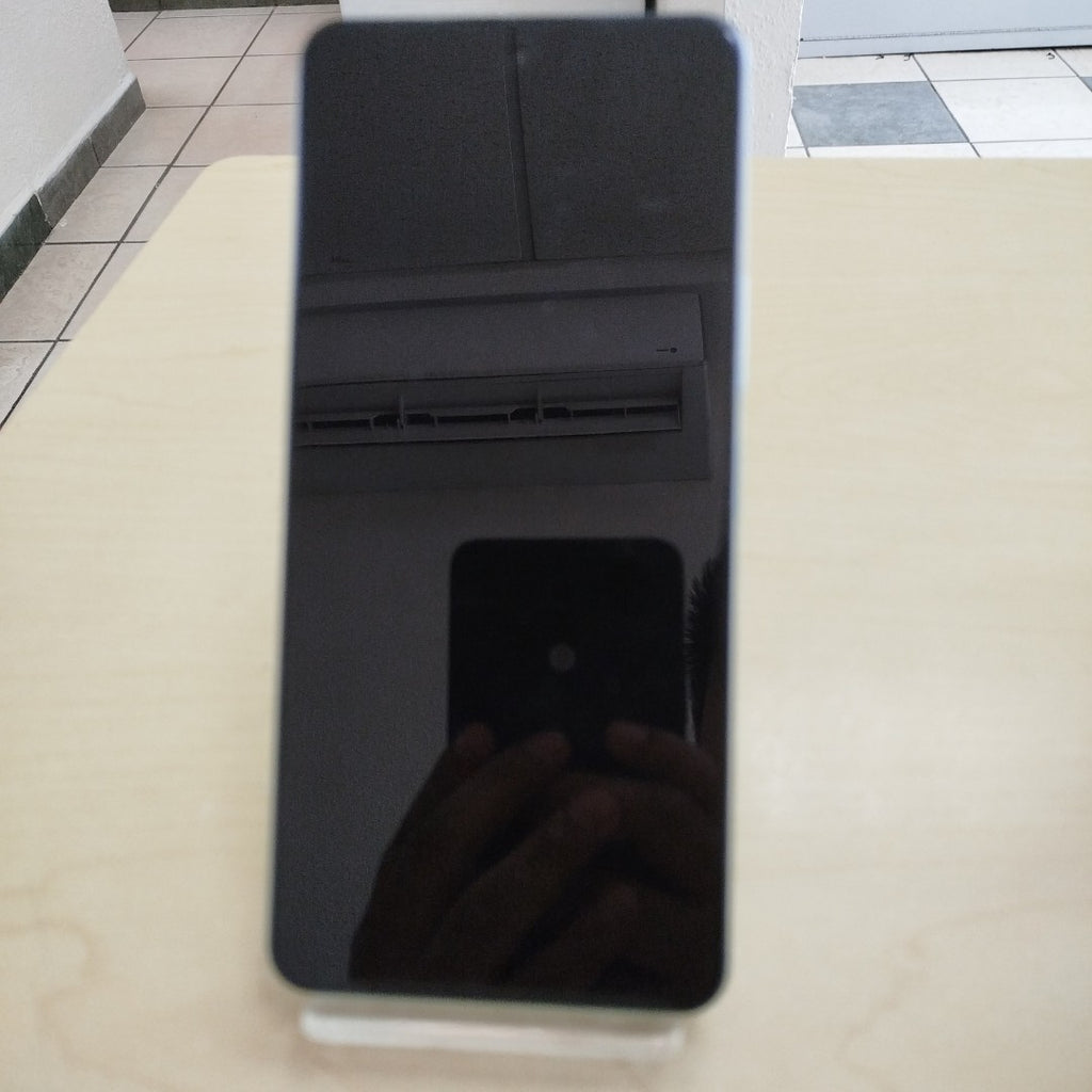 CELULAR VIVO Y36 V2247 256 GB 8 GB RAM (SEMINUEVO)