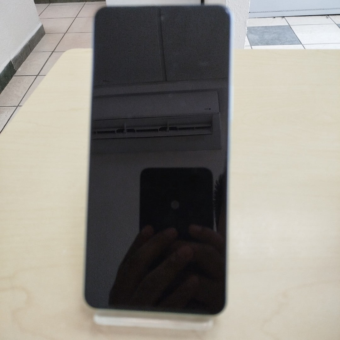 CELULAR VIVO Y36 V2247 256 GB 8 GB RAM (SEMINUEVO)