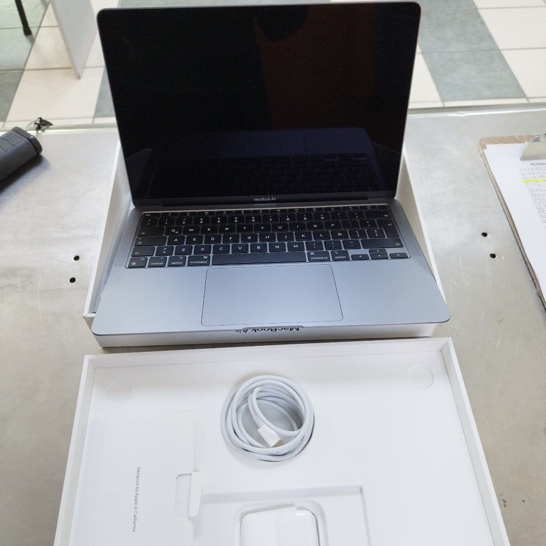 LAPTOP APPLE MACBOOK AIR 13" 2020 3.2 A2337 256 GB SSD 8 GB RAM (SEMINUEVO)