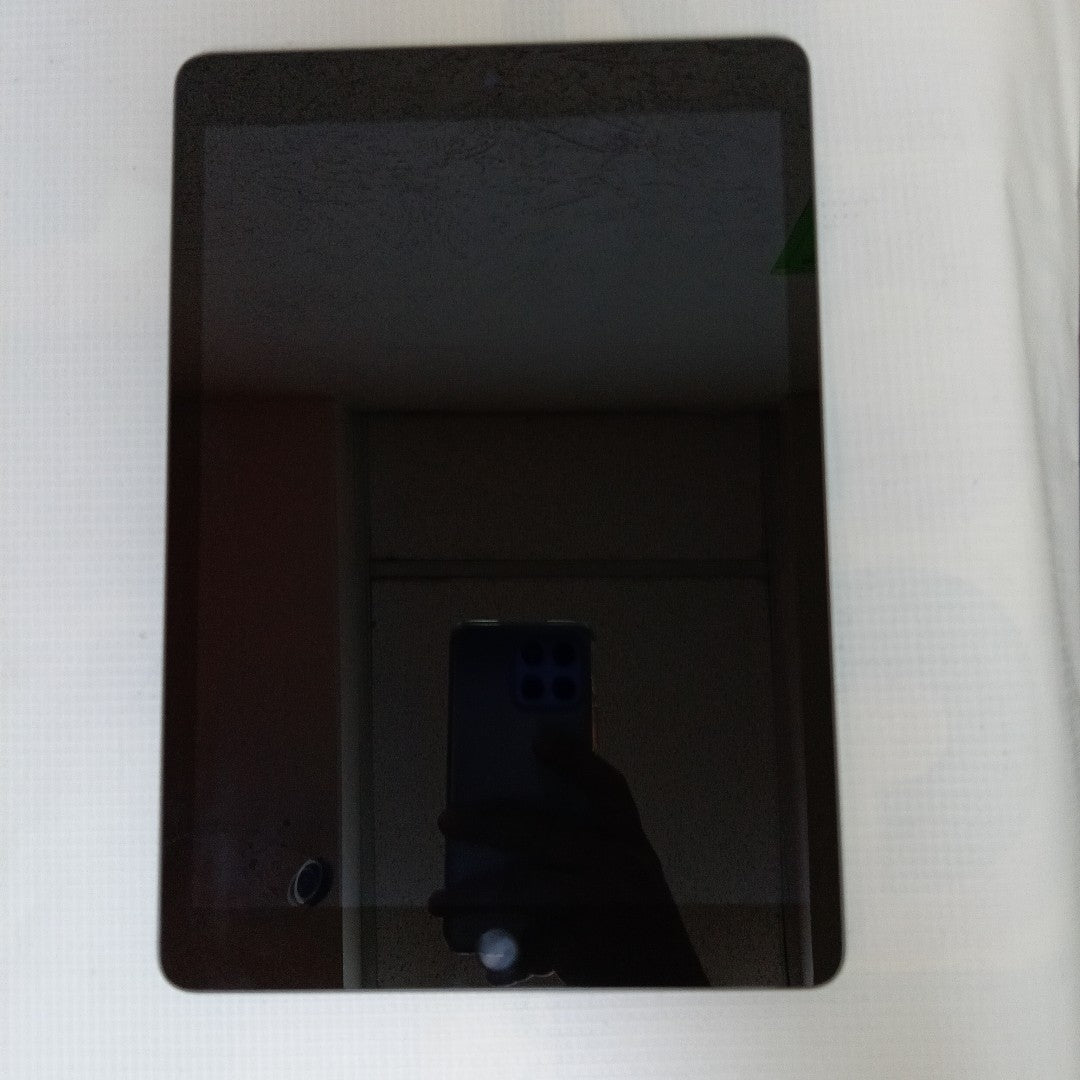 TABLETA APPLE IPAD 9 A2602 64 GB 3 GB RAM (SEMINUEVO)