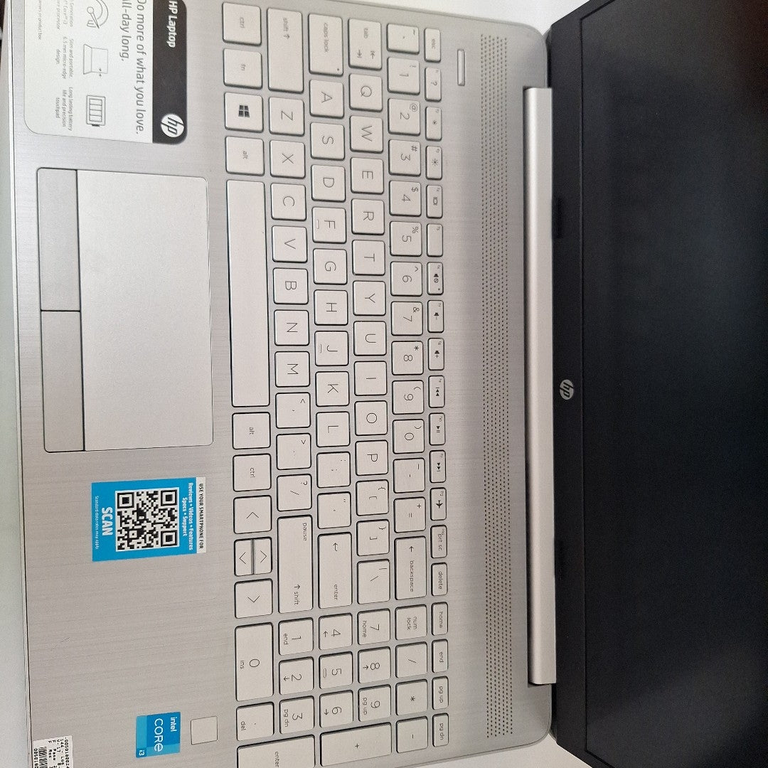 LAPTOP HP 15-DW3033DX (2021) 256 GB SSD 8 GB RAM (SEMINUEVO)