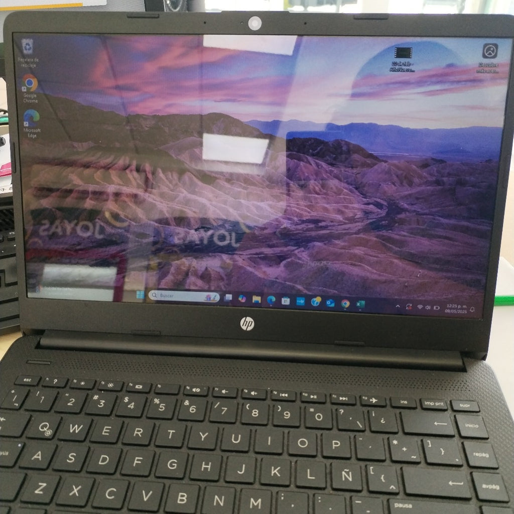 LAPTOP HP 14-DQ0501LA (2022) 256 GB SSD 4 GB RAM (SEMINUEVO)