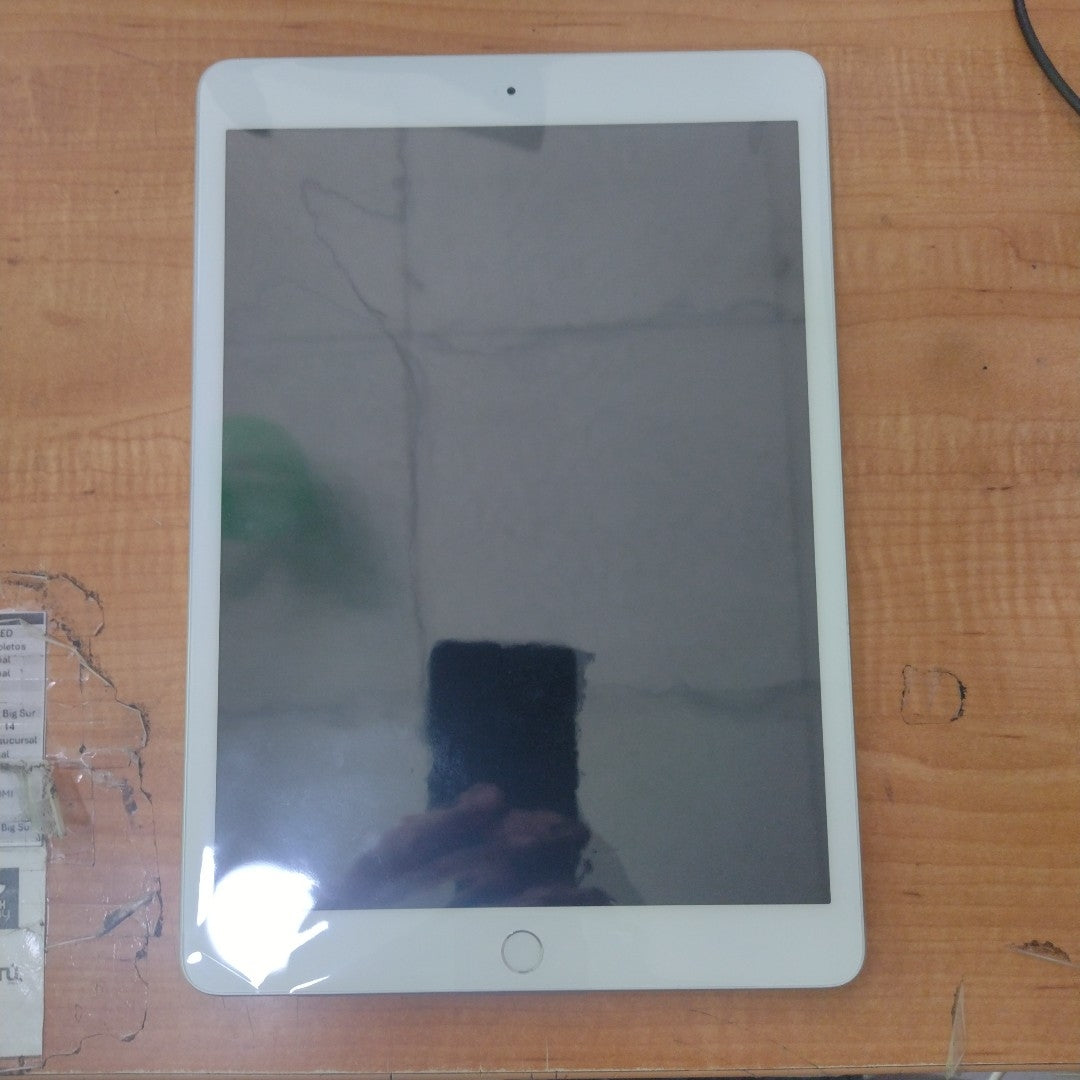 TABLETA APPLE IPAD 8 A2270 128 GB 3 GB RAM (SEMINUEVO)