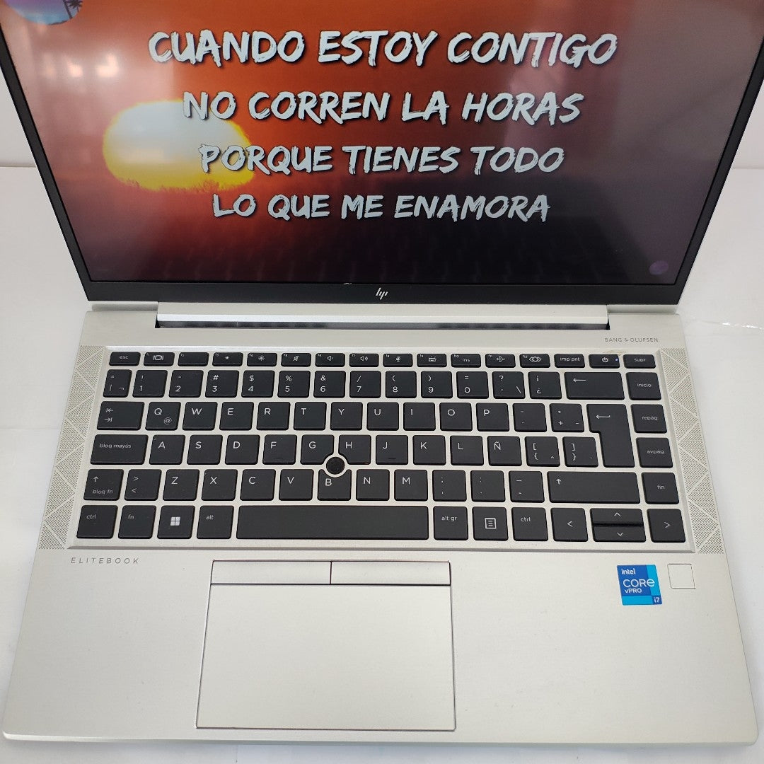 LAPTOP HP ELITEBOOK 840 G8 (2023) 256 GB SSD 16 GB RAM (SEMINUEVO)