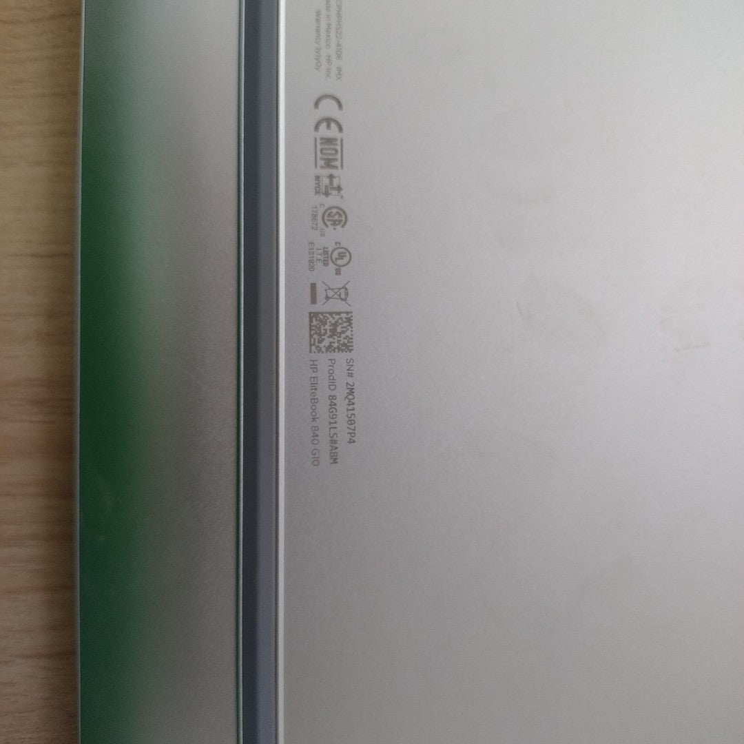 LAPTOP HP ELITEBOOK 840 G10 (2024) 256 GB SSD 16 GB RAM (SEMINUEVO)