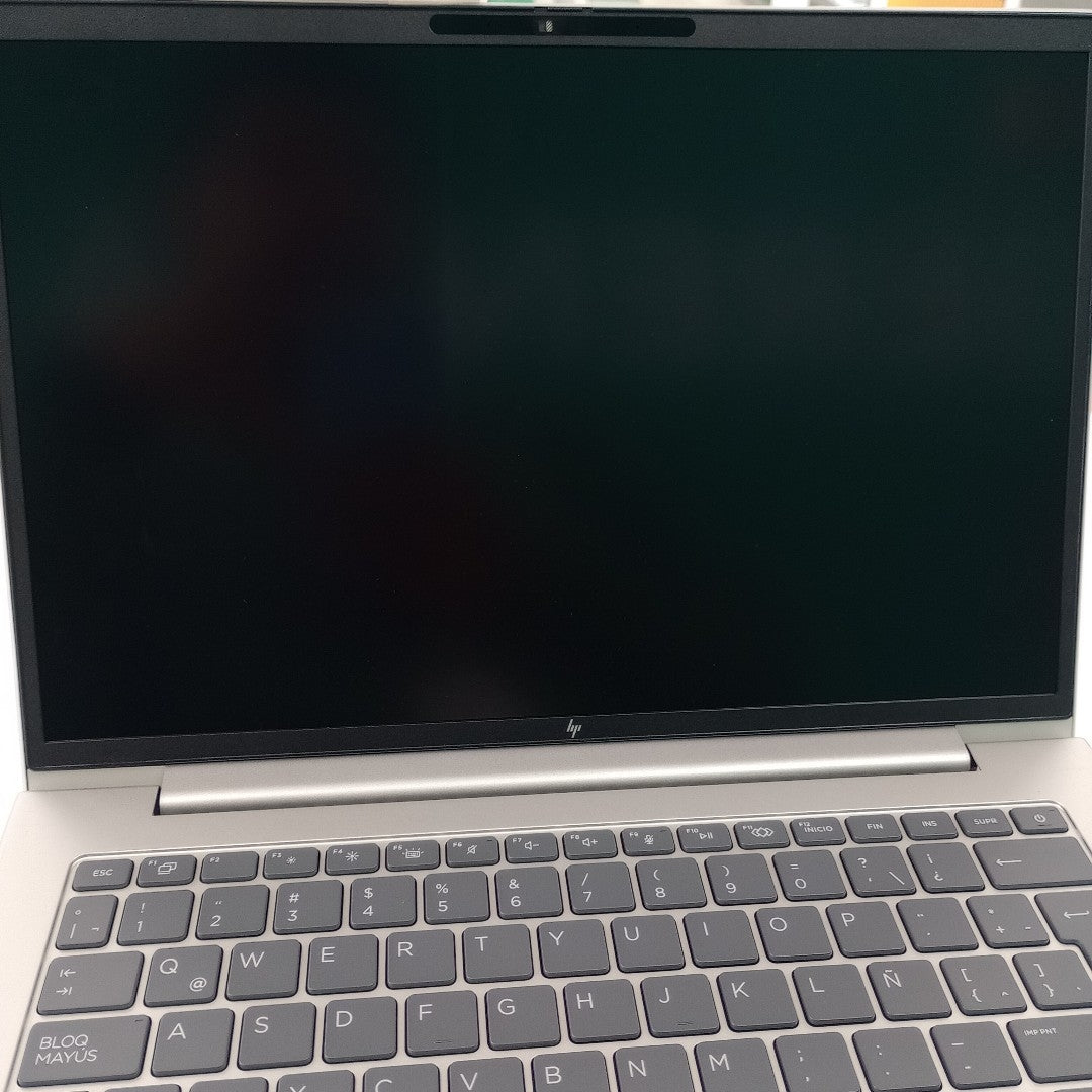 LAPTOP HP ELITEBOOK 640 G10 (2024) 256 GB SSD 16 GB RAM (SEMINUEVO)