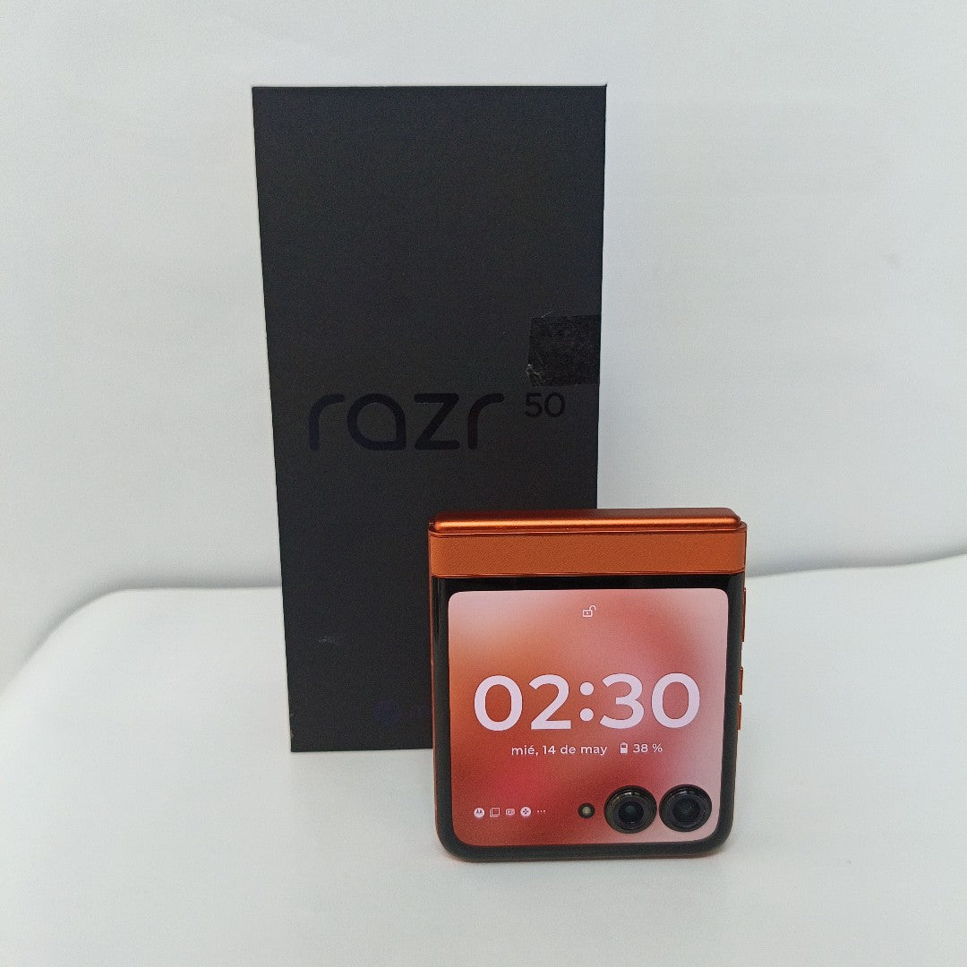 CELULAR MOTOROLA RAZR 50 5G XT2453-1 512 GB 12 GB RAM (SEMINUEVO)