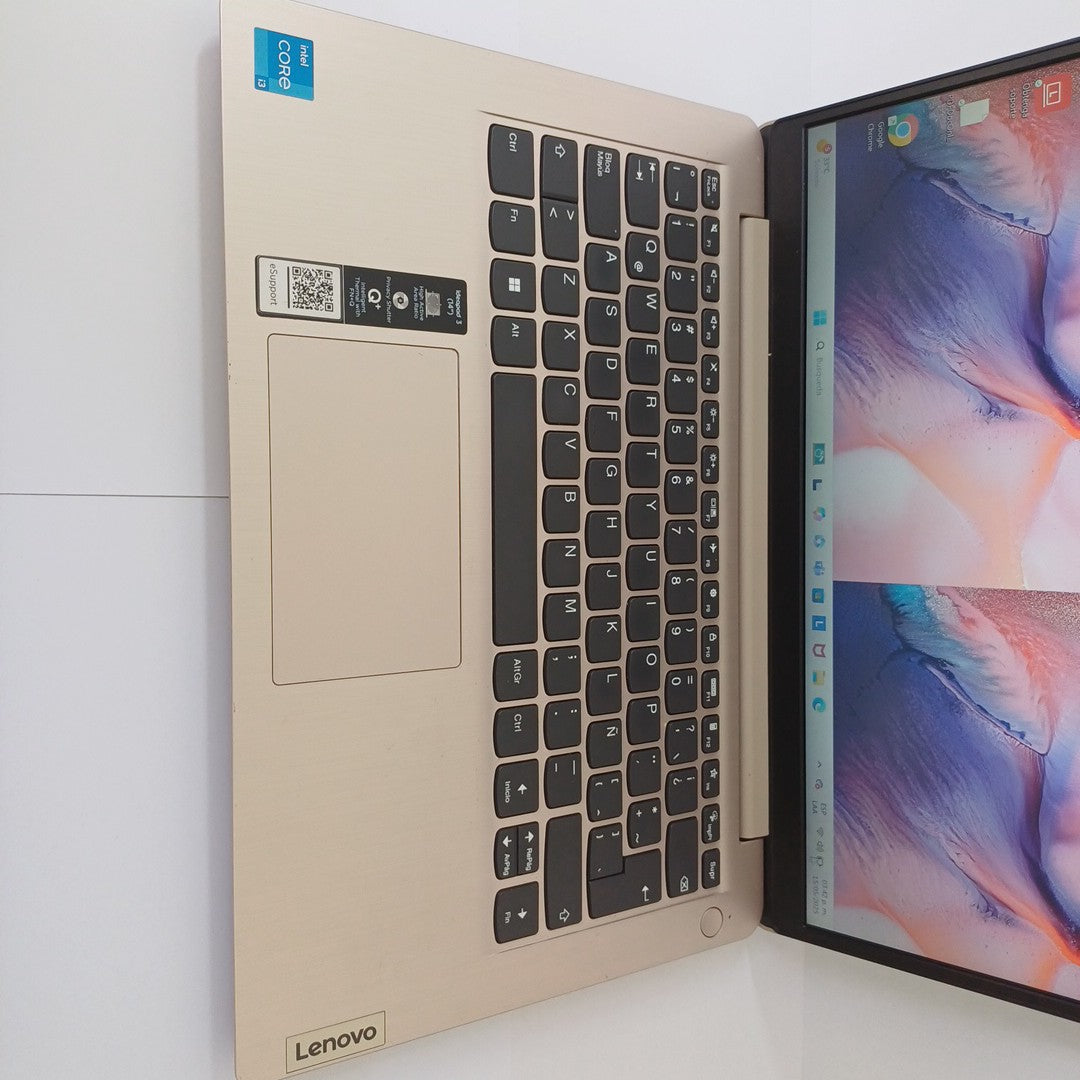 LAPTOP LENOVO IDEAPAD 3 14ITL6 (2023) 1 TB + 256 GB SSD 8 GB RAM (SEMINUEVO)