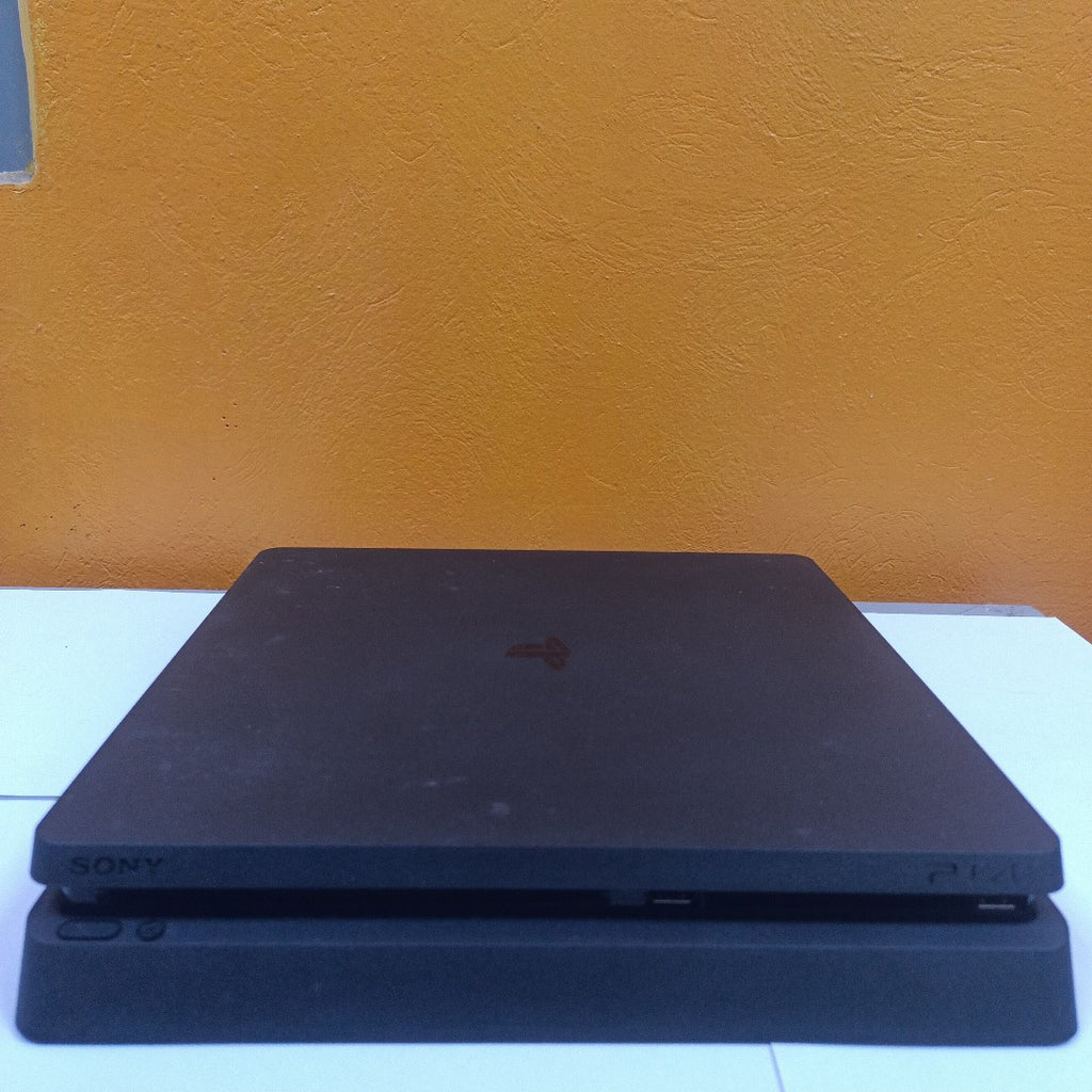 CONSOLA DE VIDEOJUEGO SONY PS4 1 TB (SEMINUEVO)