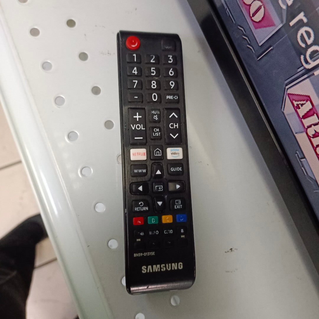 PANTALLA SAMSUNG UN32T4300AF (2022) 32" LED HD (SEMINUEVO)