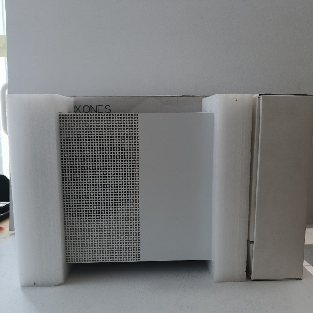 CONSOLA DE VIDEOJUEGO MICROSOFT XBOX ONE S 1 TB (SEMINUEVO)