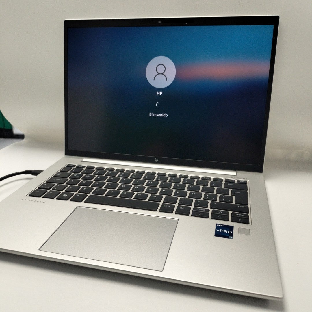LAPTOP HP ELITEBOOK 840 G9 (2023) 256 GB SSD 16 GB RAM (SEMINUEVO)