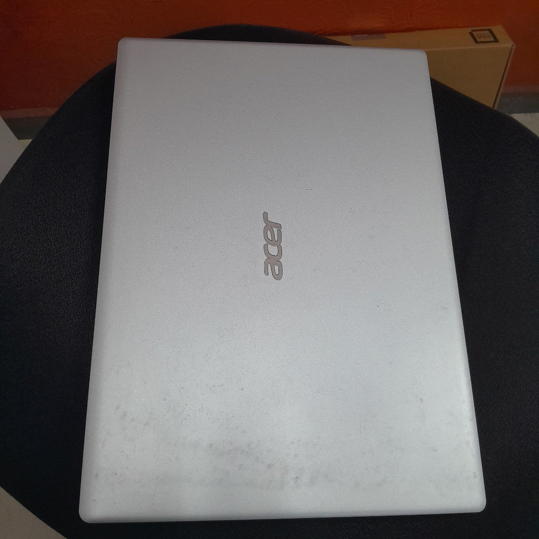 LAPTOP ACER ASPIRE 1 A114-33-C3Q7 (2022) 64 GB SSD 4 GB RAM (SEMINUEVO)