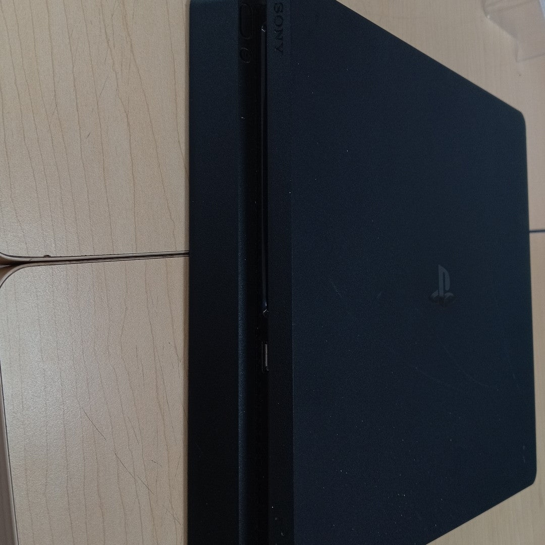 CONSOLA DE VIDEOJUEGO SONY PS4 SLIM 1 TB (SEMINUEVO)