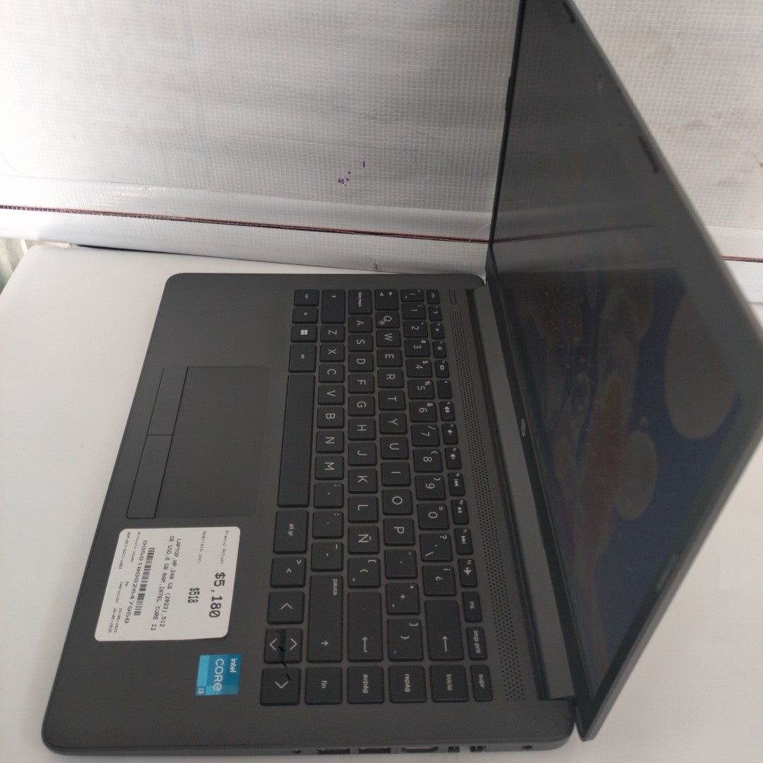 LAPTOP HP 240 G8 (2023) 512 GB SSD 8 GB RAM (SEMINUEVO)