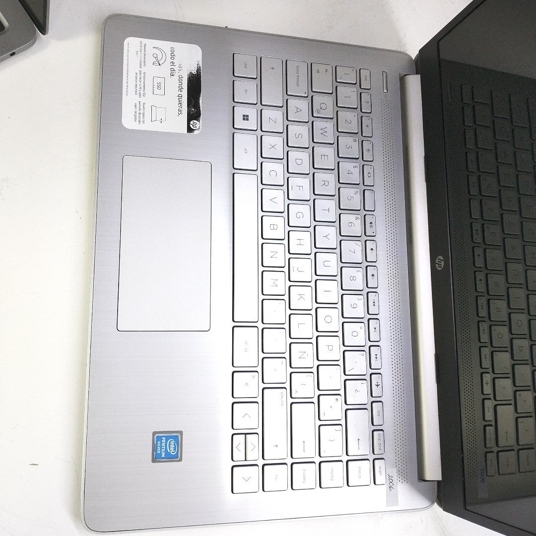 LAPTOP HP 14-DQ0505LA (2022) 256 GB SSD 8 GB RAM (SEMINUEVO)