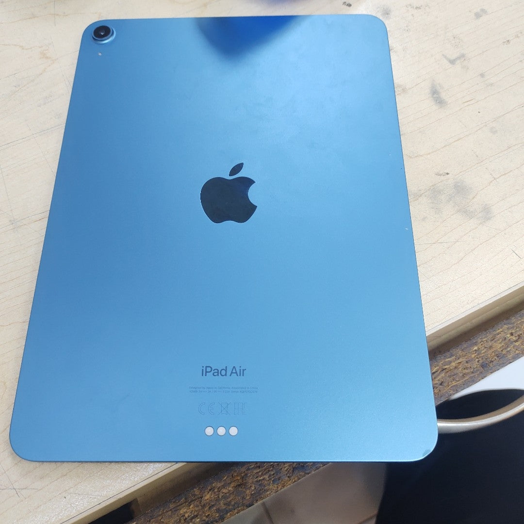 TABLETA APPLE IPAD AIR 5 A2588 256 GB 8 GB RAM (SEMINUEVO)