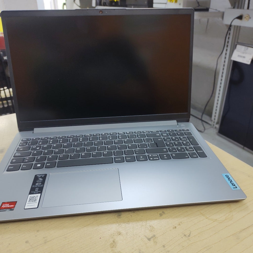 LAPTOP LENOVO IDEAPAD 1 15AMN7 (2023) 256 GB SSD 8 GB RAM (SEMINUEVO)