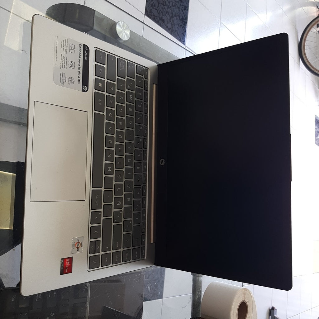 LAPTOP HP 14-EM0000LA (2024) 128 GB SSD 8 GB RAM (SEMINUEVO)